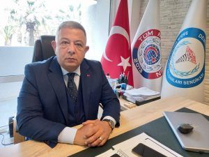 Hangi sendika memura bavul dağıttı?