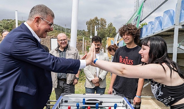 İzmir’de gençler yalnız değil