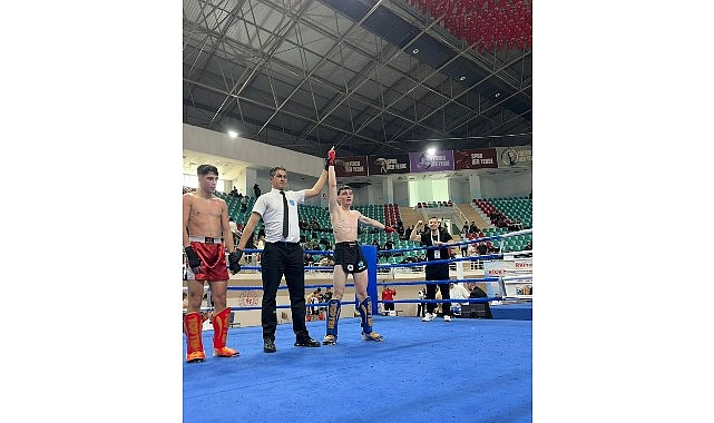 Kemer Belediye Kick Boks sporcularından 2 Bronz madalya