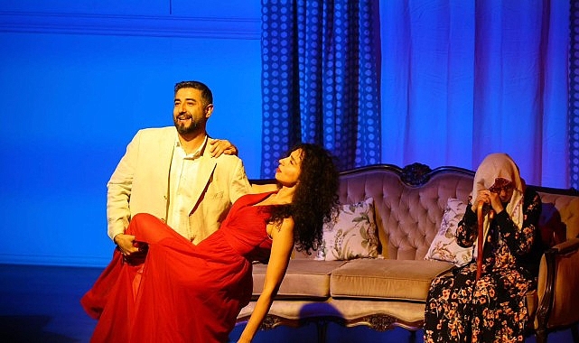 Kınay “Karabağlar Kent Tiyatrosu ile birlikte üretiyor, sanatla geleceği kuruyoruz”