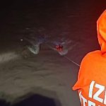 Menderes’te araç dereye uçtu, İzmir İtfaiyesi seferber oldu