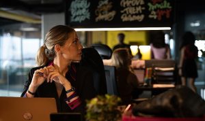 Netflix, Başrollerini Eda Ece ve Kaan Yıldırım’ın Paylaştığı ‘Sonunda Sen’ Filminin Fragmanını Yayınladı