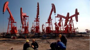 Petrolde enerji tesislerinin vurulmasıyla sert yükseliş