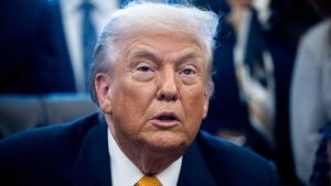 Trump: Hürmüz Boğazı’nı kullanan ülkeler gidip açsın