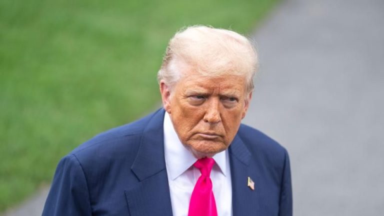 Trump: İran benimle anlaşma yapmak için yalvarıyor