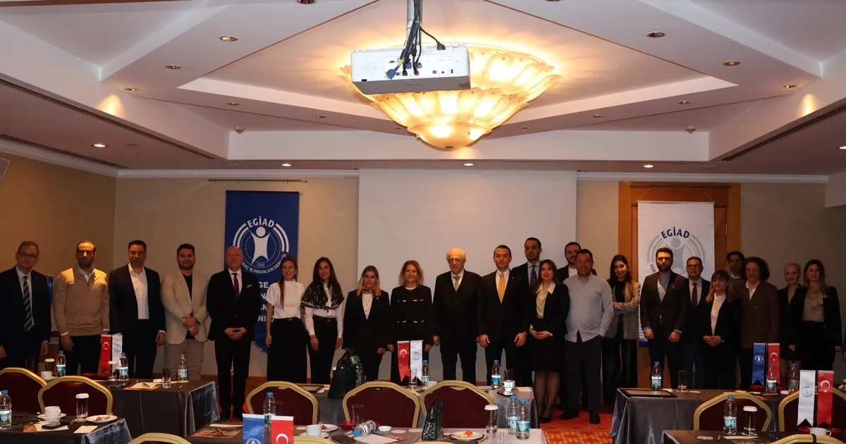 Türkiye Tüketimle Değil, Üretim ve İhracatla Büyümelidir