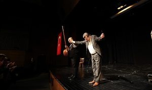 ‘Veli’nin Oğlu Orhan’ Küçükçekmece’de Seyirciyle Buluştu