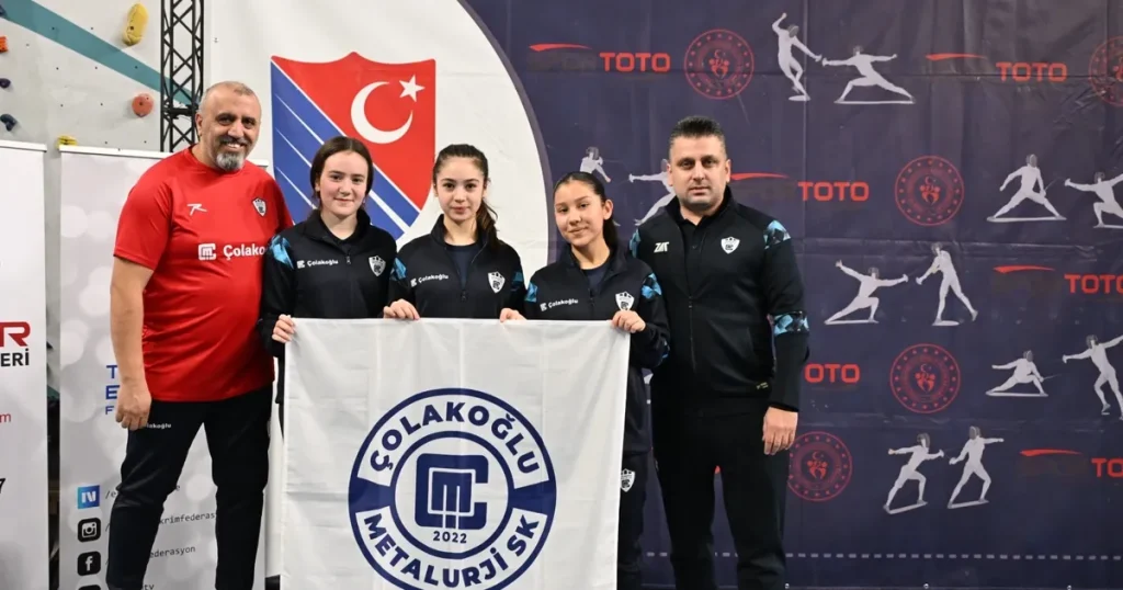 Yıldız Eskrimciler Türkiye’yi İspanya’da Temsil Edecek