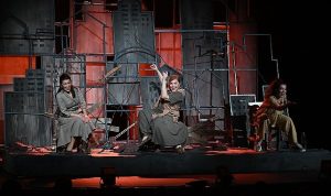 2. Uluslararası Mesir Tiyatro Festivali’nde Duygu Dolu Performans