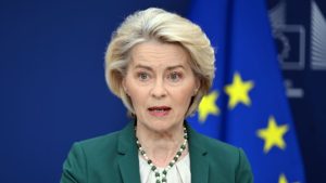 AB: Fosil yakıtlara bağımlılık savunmasız bıraktı