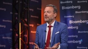 AMB yetkilisine göre savaş sürerse birkaç faiz artırımı olabilir