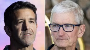 Apple CEO’su Tim Cook görevi devrediyor