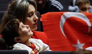 Beylikdüzü’nde 23 Nisan Coşkusu Miniklerin Gösterileriyle Başladı