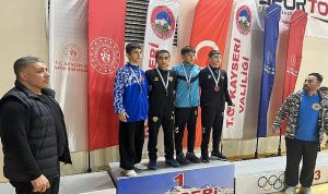 Büyükşehirli Güreşçilerden Madalya Yağmuru