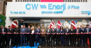 CW Enerji Kendi Enerjisini Üreten Akıllı İzmir Plus Bayisini Hizmete Açtı