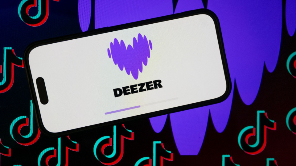 Deezer’a yüklenen şarkıların yüzde 44’ü yapay zeka üretimi