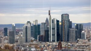 Euro Bölgesi’nde bankalar kredi musluklarını kıstı