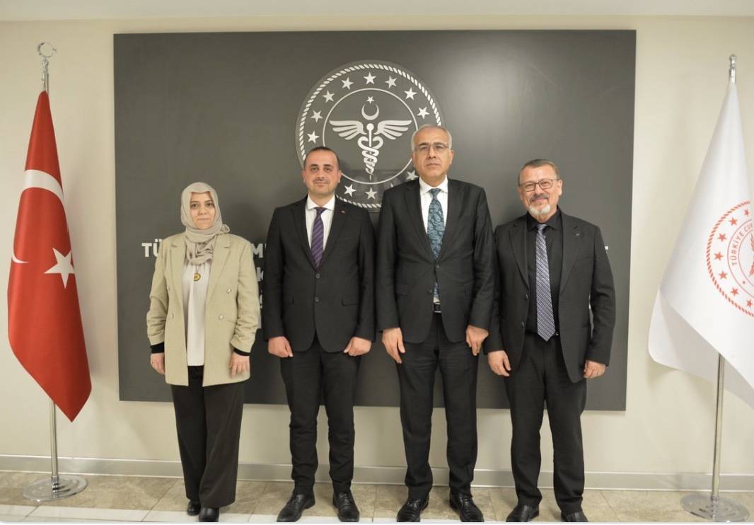 Hekim Birliği Sendikası Yöneticileri Halk Sağlığı Genel Müdürü Öz’e Sorun ve Talepleri Anlattı