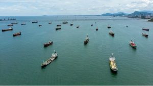 “Hürmüz’ün kapalı kalması resesyonu tetikleyebilir” uyarısı