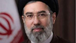 İran lideri Hamaney’den Hürmüz çıkışı