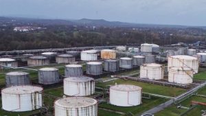 Japonya rezervlerinden 20 günlük petrolü piyasaya sürüyor