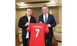 Kerem Aktürkoğlu’ndan Başkan Büyükakın’a Milli forma