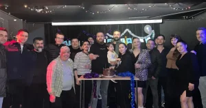 Mert Ozan Düz’e Tiyatro Sahnesinde Doğum Günü