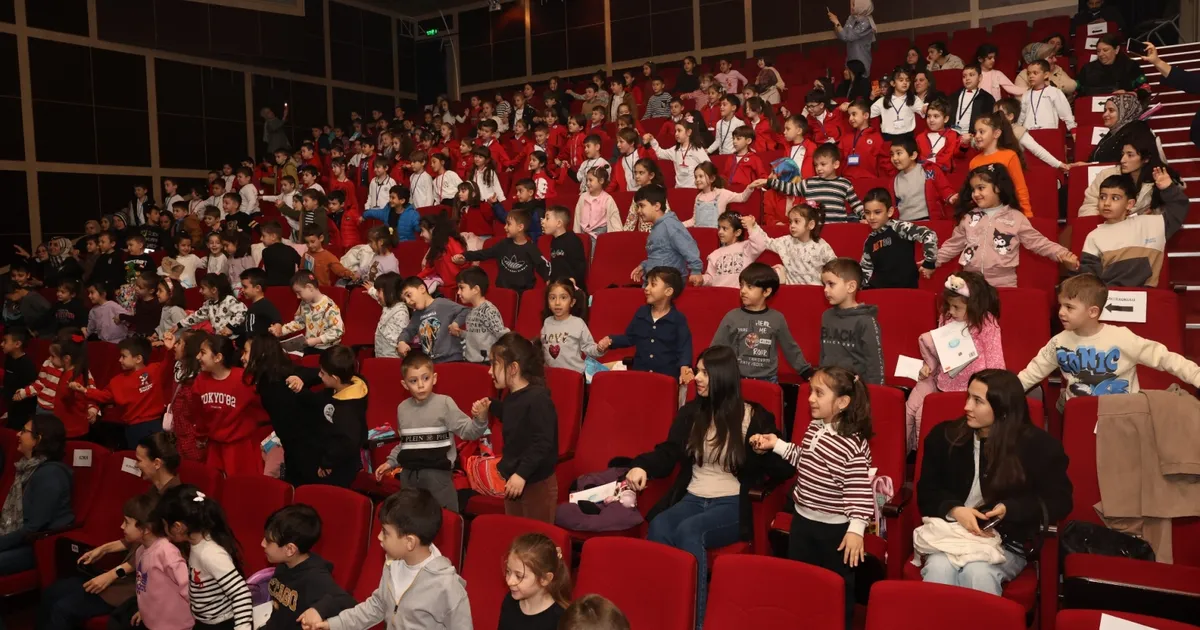 Minikler, “Kızıl Kaptan” İle Hayal Yolculuğuna Çıktı