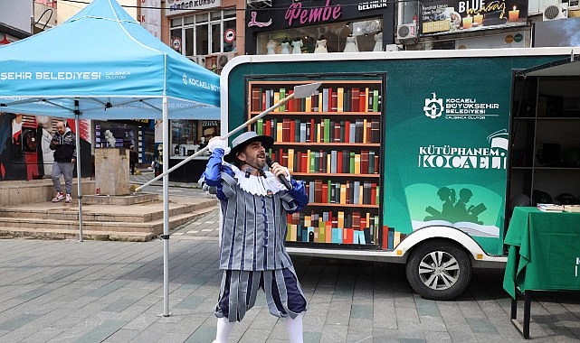 Roman kahramanları İzmit sokaklarında