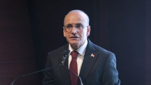 Şimşek: Enflasyonu düşürmeye odaklanmayı sürdüreceğiz