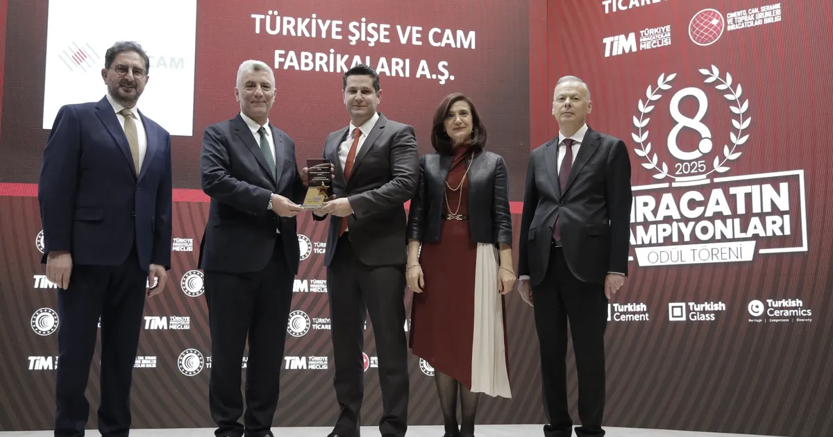 Şişecam İhracat Şampiyonluğunu 3 Ödülle Tescilledi