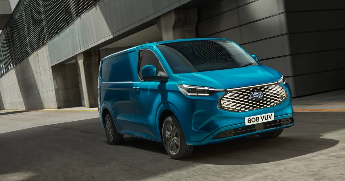 Yeni Ford Tourneo, Her Yolculuğu Merak Uyandıran Bir Deneyime Dönüştürüyor