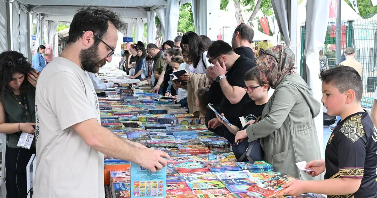 9. Manisa Kitap Fuarı’nda Edebiyat Rüzgarı Esiyor