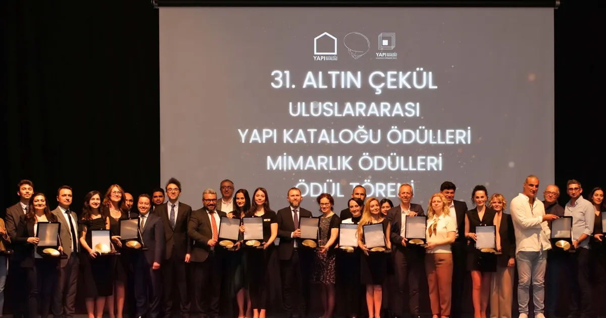 Akçansa’ya Altın Çekül’de Sosyal Sorumluluk ve Yenilikçi Ürün Alanlarında Çifte Ödül