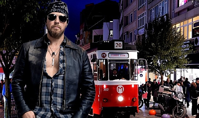 Barlas’tan Urban Rock Dokunuşlu Bir Şehir Marşı: ‘Kadıköy Sokaklarında’