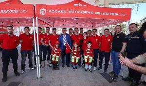 Başkan Büyükakın’a çocuklardan sevgi seli