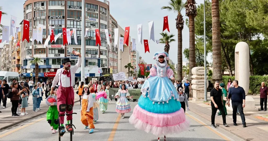Denizli’de 38. Uluslararası Amatör Tiyatro Festivali başladı