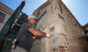 Gaziemir’in tarihi Çift Çeşme’si aslına uygun şekilde yenileniyor