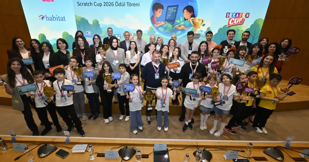 Minik Eller “Gelecek İçin Bir Damla” Temasıyla Net Sıfır Odağında Kodladı