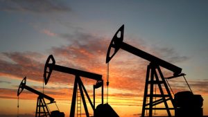Petrol ve doğalgaz sert düştü