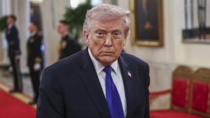 Trump: İran Hürmüz’den geçen Güney Kore gemisine saldırdı