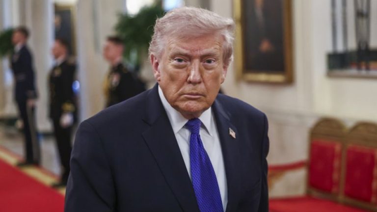 Trump: İran Hürmüz’den geçen Güney Kore gemisine saldırdı